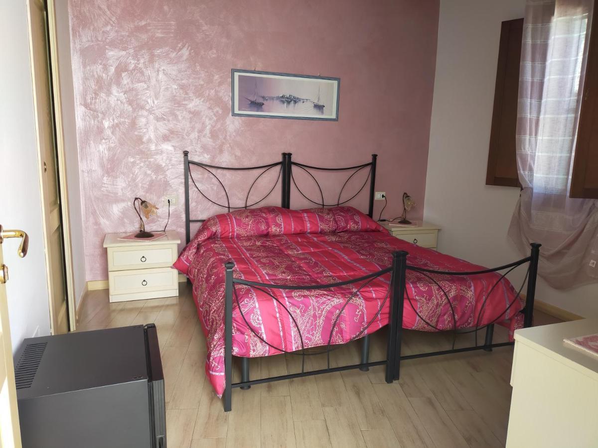 B&B Colti Di Rosa Кастельсардо Екстер'єр фото