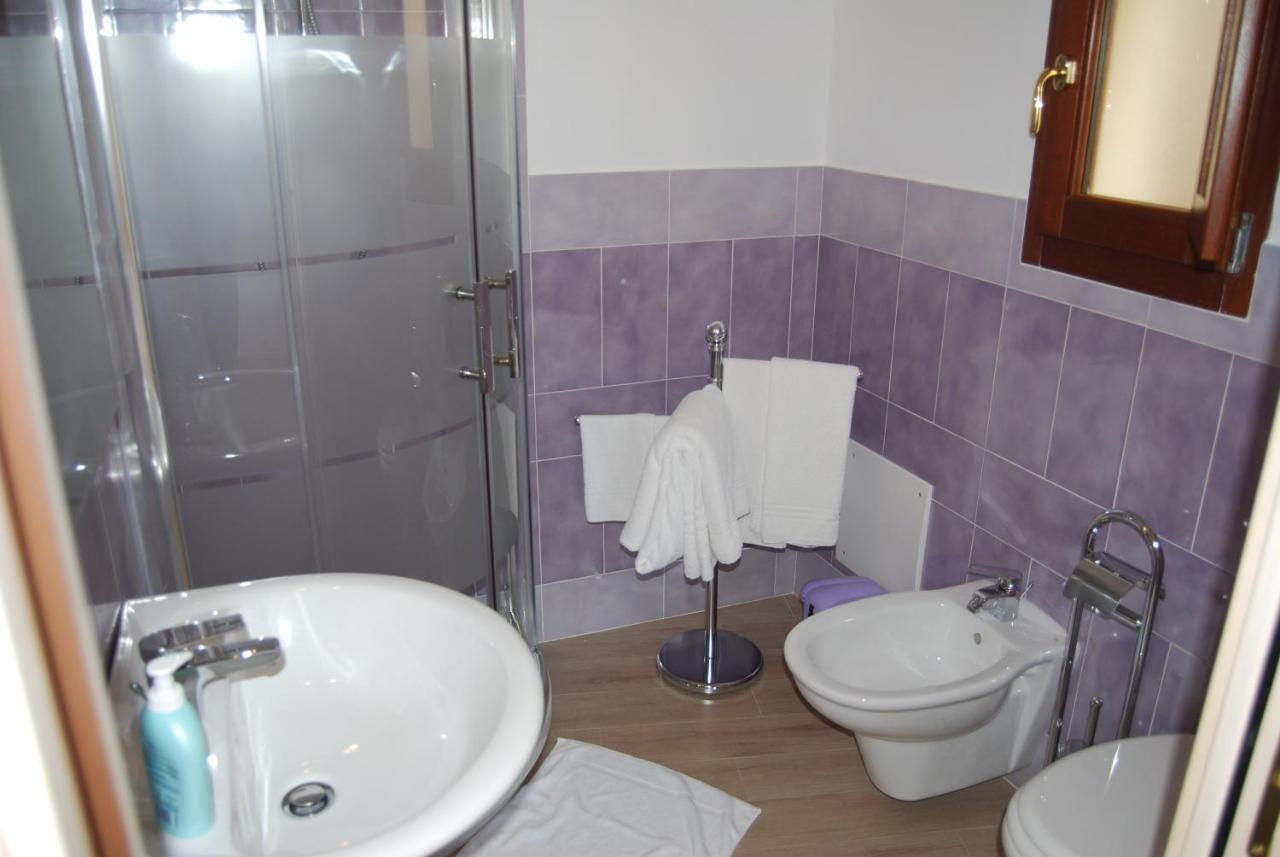B&B Colti Di Rosa Кастельсардо Номер фото